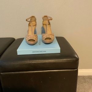 Antonio Melani  3.5in Heels Size 6.5 Nude